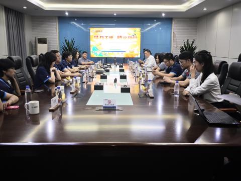 千里照归途 团圆共此时——NG官网集团举办外地职工中秋活动